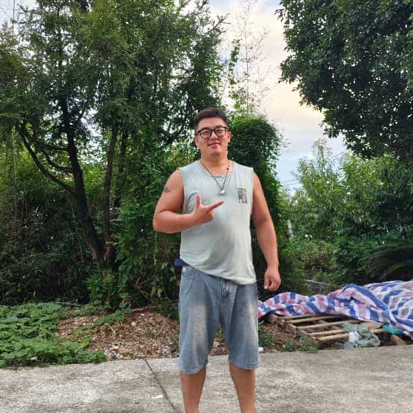 32岁岁浙江单身帅哥 - 郑州吉缘网
